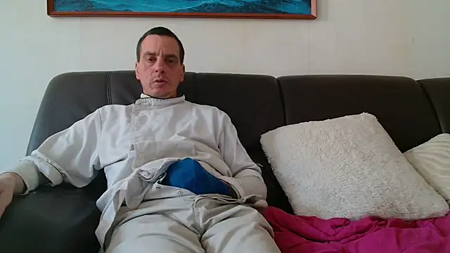 cloupefun online show from January 18, 2026, 1:47 pm