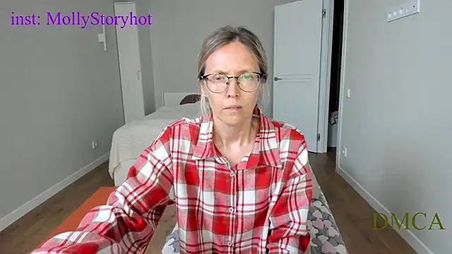 angelmommu online show from May 20, 2026, 9:28 am