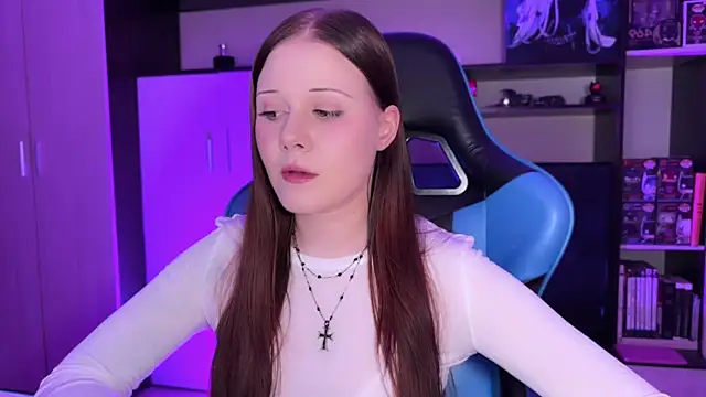 jasminevine online show from May 3, 2026, 1:55 am