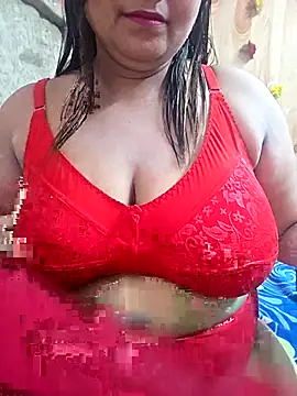 Snapshot of MOM-SUN-COUPLE chatting on April 27, 2026, 8:12 am MOM-SUN-COUPLE online show from April 27, 2026, 8:12 am