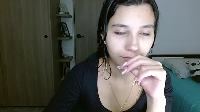 mia  lopez  online show from February 15, 2026, 8:52 pm