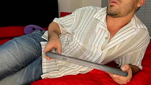 Snapshot of alexman_fuck chatting on April 28, 2026, 2:27 am alexman fuck online show from April 28, 2026, 2:27 am