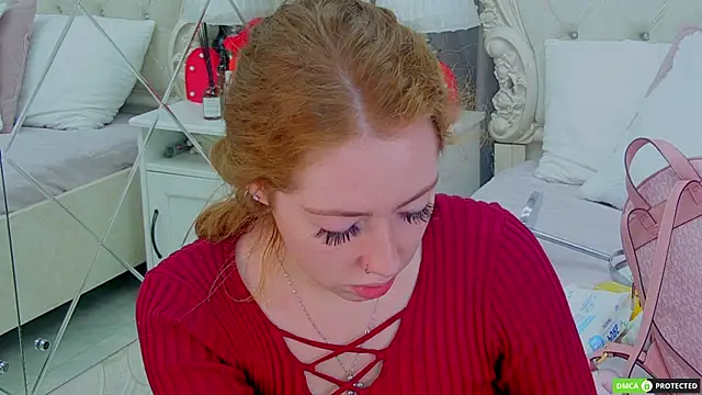 TinaBrook online show from November 26, 2025, 4:12 am