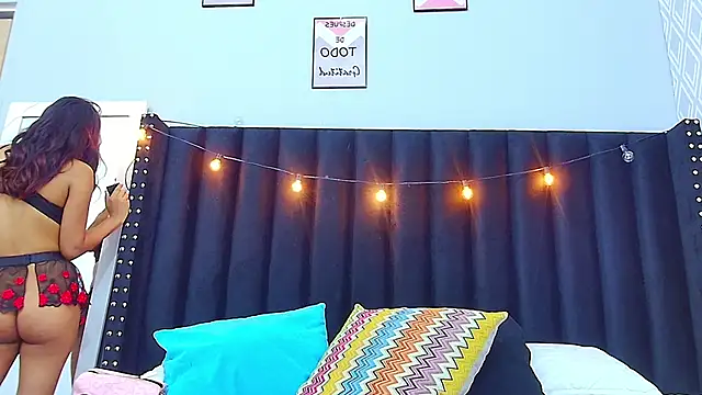 kinkylittlegirll online show from February 12, 2025, 3:07 am