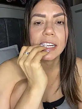 Snapshot of martina_contreras chatting on October 18, 2025, 4:14 am martina contreras online show from October 18, 2025, 4:14 am