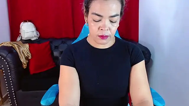 Snapshot of Abril_Beltran_ chatting on February 28, 2026, 6:07 pm Abril Beltran online show from February 28, 2026, 6:07 pm