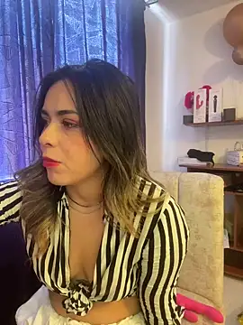 pamelao online show from March 18, 2025, 3:44 pm