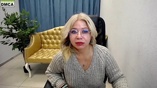 Snapshot of Dear_Eva1 chatting on November 5, 2025, 7:22 am Dear Eva1 online show from November 5, 2025, 7:22 am