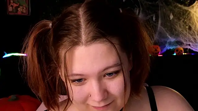 DjennaPalme online show from November 1, 2025, 1:45 am