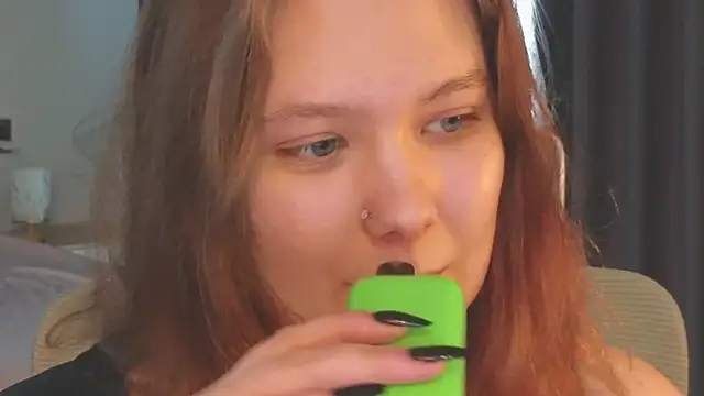 DjennaPalme online show from April 11, 2026, 7:45 am