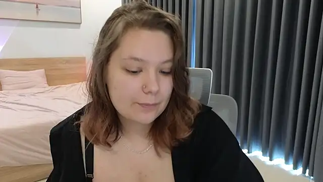 DjennaPalme online show from April 3, 2026, 7:26 am