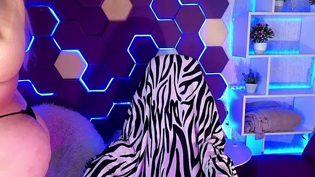 DjennaPalme online show from December 5, 2024, 2:04 am