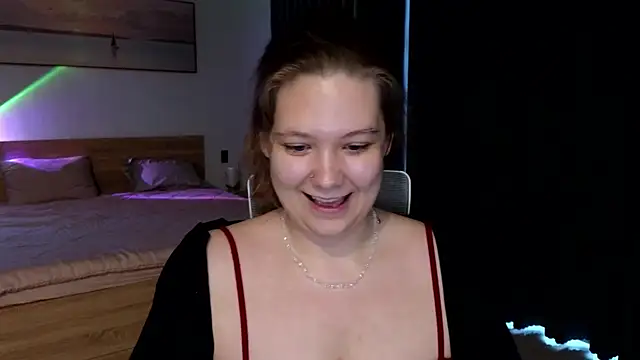 Snapshot of DjennaPalme chatting on June 4, 2026, 10:09 am DjennaPalme online show from June 4, 2026, 10:09 am