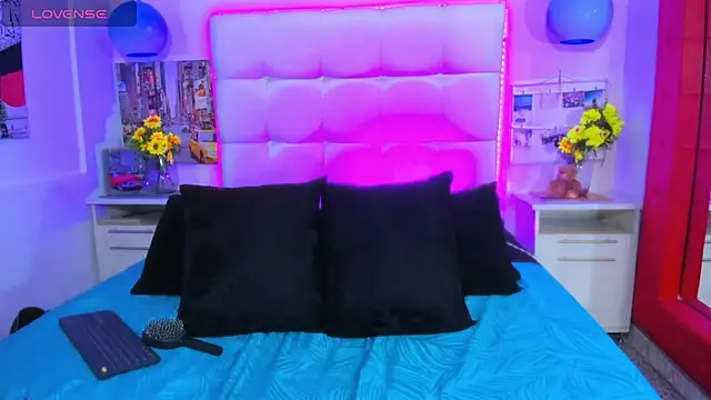 Snapshot of cinthya_walker1 chatting on June 3, 2026, 2:33 pm cinthya walker1 online show from June 3, 2026, 2:33 pm