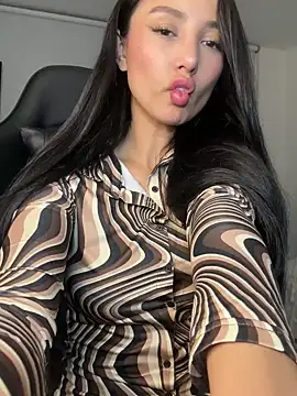 Snapshot of EvaMoet chatting on December 14, 2024, 5:51 am EvaMoet online show from December 14, 2024, 5:51 am