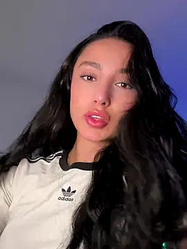 Snapshot of EvaMoet chatting on December 5, 2024, 1:31 am EvaMoet online show from December 5, 2024, 1:31 am