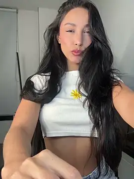 Snapshot of EvaMoet chatting on February 9, 2025, 8:32 am EvaMoet online show from February 9, 2025, 8:32 am