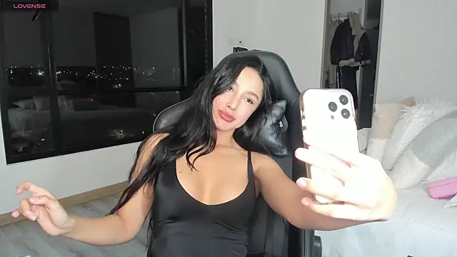 Snapshot of EvaMoet chatting on March 3, 2025, 1:49 am EvaMoet online show from March 3, 2025, 1:49 am