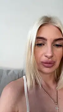 Mia Roxie online show from March 5, 2026, 3:14 am