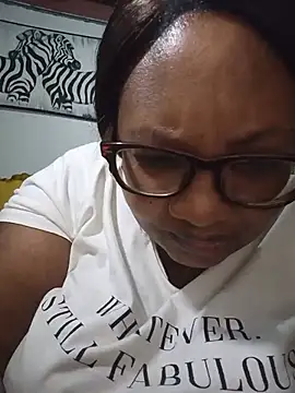 Snapshot of YELLOW_BONE chatting on July 16, 2026, 9:23 pm YELLOW BONE online show from July 16, 2026, 9:23 pm