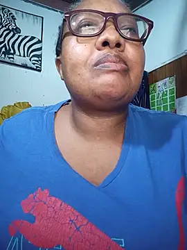 Snapshot of YELLOW_BONE chatting on July 3, 2026, 8:15 pm YELLOW BONE online show from July 3, 2026, 8:15 pm