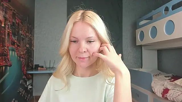 Snapshot of Masha_2002 chatting on April 18, 2026, 11:05 pm Masha 2002 online show from April 18, 2026, 11:05 pm