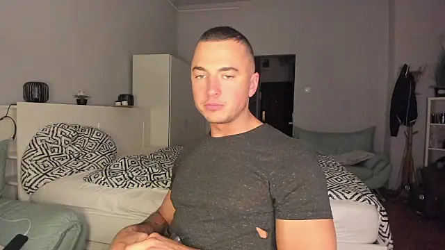 paulblack21 online show from November 19, 2025, 7:47 pm