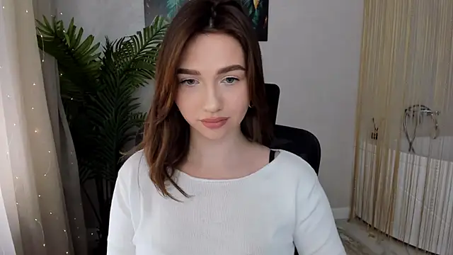 GracefulLook online show from February 27, 2025, 11:28 am