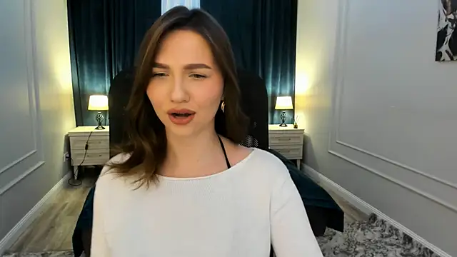 GracefulLook online show from March 2, 2025, 2:47 pm