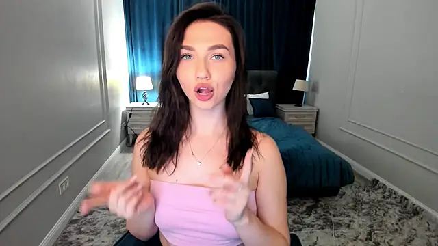 GracefulLook online show from September 14, 2025, 3:40 am