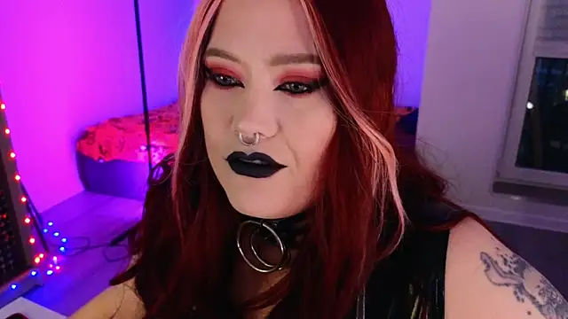 Snapshot of wickedxqueen chatting on May 25, 2026, 7:56 pm wickedxqueen online show from May 25, 2026, 7:56 pm