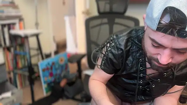 Snapshot of Fr4nk1eFFuxxx chatting on February 13, 2025, 4:07 pm Fr4nk1eFFuxxx online show from February 13, 2025, 4:07 pm