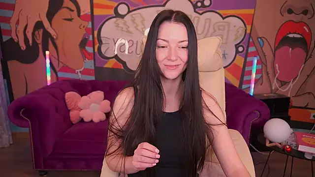 Snapshot of EmilyHalls chatting on February 11, 2025, 12:58 pm EmilyHalls online show from February 11, 2025, 12:58 pm