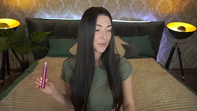 Snapshot of EmilyHalls chatting on February 4, 2025, 9:49 am EmilyHalls online show from February 4, 2025, 9:49 am