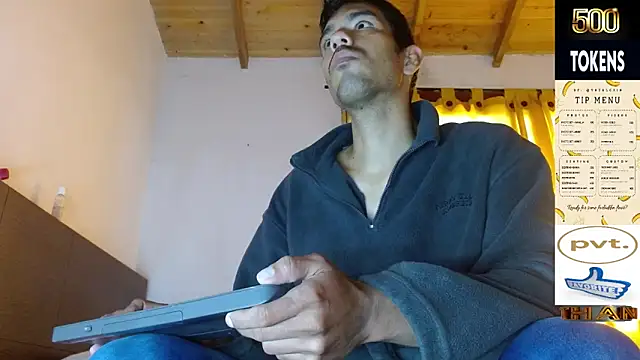 Snapshot of JohanyLatino chatting on May 24, 2026, 7:03 pm JohanyLatino online show from May 24, 2026, 7:03 pm