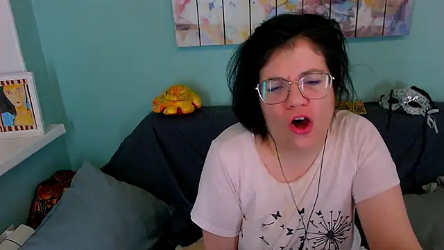 EverlyRays online show from March 16, 2026, 10:23 pm