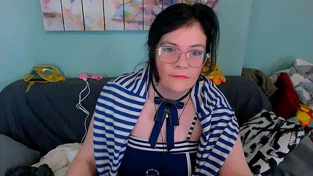 EverlyRays online show from April 17, 2026, 7:22 am