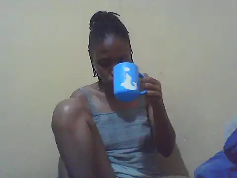 Smillie prety online show from November 20, 2025, 4:57 am