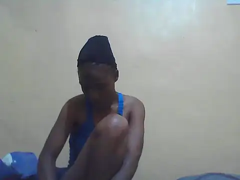 Smillie prety online show from November 25, 2025, 3:51 am