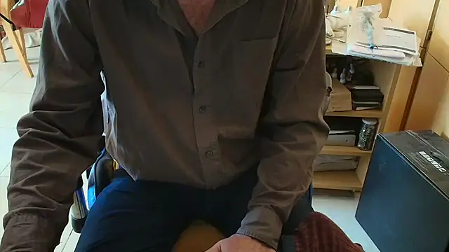 angelgarcia269 online show from November 5, 2025, 11:46 am