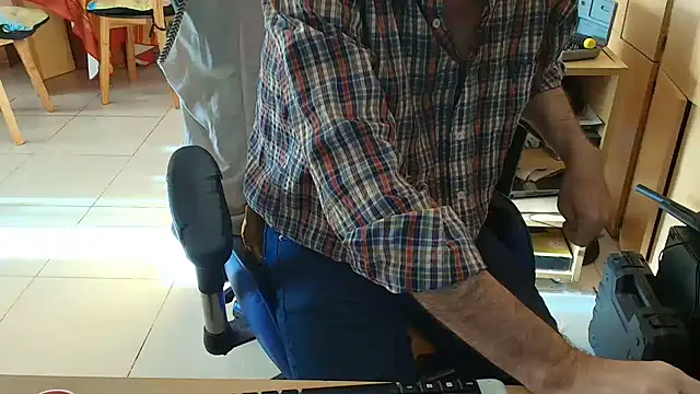 Snapshot of angelgarcia269 chatting on May 3, 2026, 12:09 pm angelgarcia269 online show from May 3, 2026, 12:09 pm