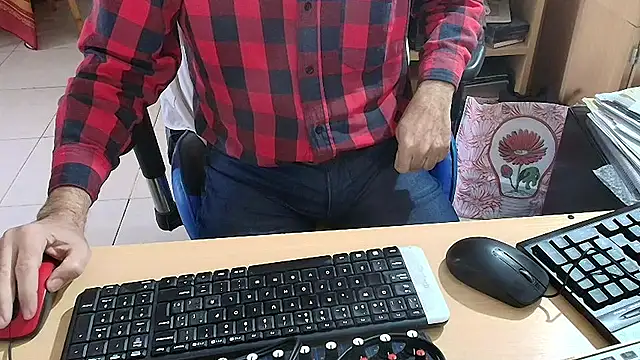 Snapshot of angelgarcia269 chatting on June 13, 2026, 12:58 pm angelgarcia269 online show from June 13, 2026, 12:58 pm