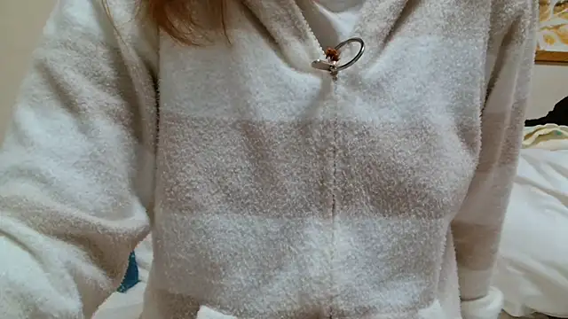 Snapshot of liliyRiSAcha-n chatting on December 16, 2024, 6:53 am liliyRiSAcha-n online show from December 16, 2024, 6:53 am