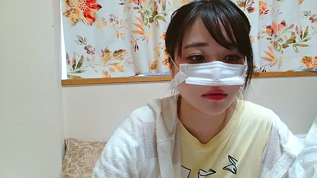 liliyRiSAcha-n online show from April 23, 2026, 7:26 am