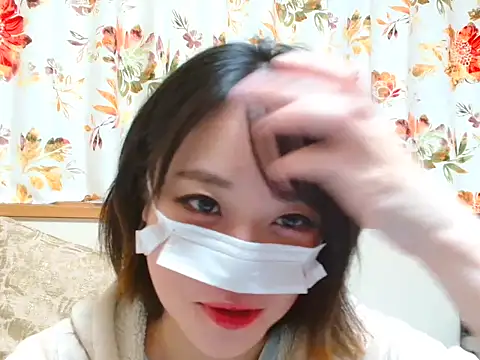 Snapshot of liliyRiSAcha-n chatting on October 11, 2025, 6:25 am liliyRiSAcha-n online show from October 11, 2025, 6:25 am