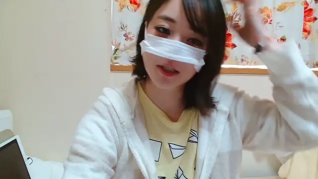 Snapshot of liliyRiSAcha-n chatting on February 26, 2026, 6:46 am liliyRiSAcha-n online show from February 26, 2026, 6:46 am