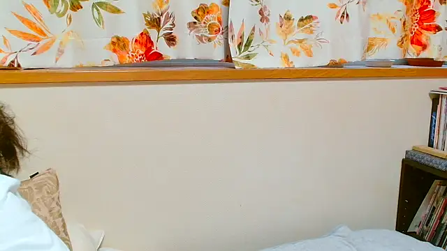 Snapshot of liliyRiSAcha-n chatting on September 10, 2025, 8:02 am liliyRiSAcha-n online show from September 10, 2025, 8:02 am