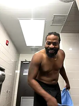 Snapshot of mikejones7661 chatting on October 20, 2025, 5:20 am mikejones7661 online show from October 20, 2025, 5:20 am