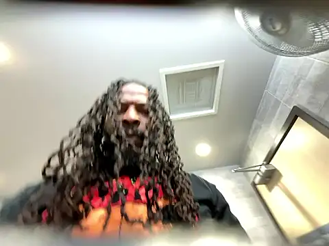 Snapshot of mikejones7661 chatting on February 8, 2026, 8:39 pm mikejones7661 online show from February 8, 2026, 8:39 pm