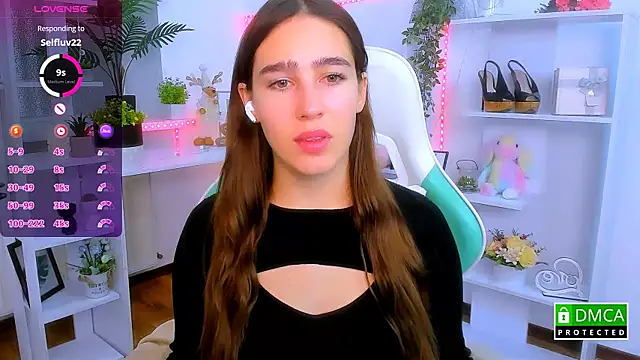  Eliizabeth  online show from December 1, 2025, 9:48 pm